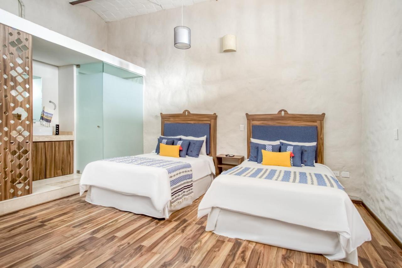 Milagro Hotel 4*